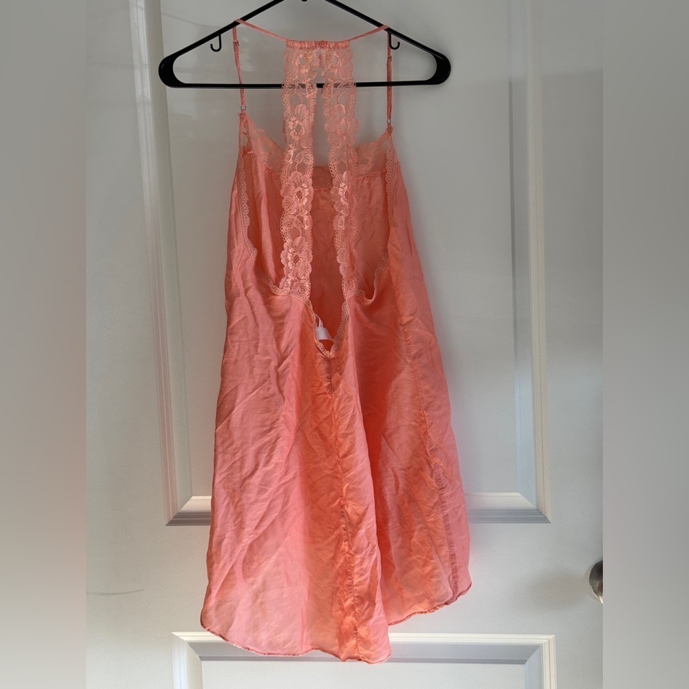 Victoria Secret Women’s Sleepwear  Chemises SZ L